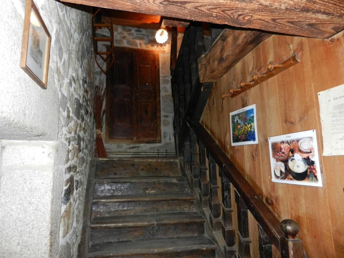 Auberge Paysanne Loubaresse  Exterior foto